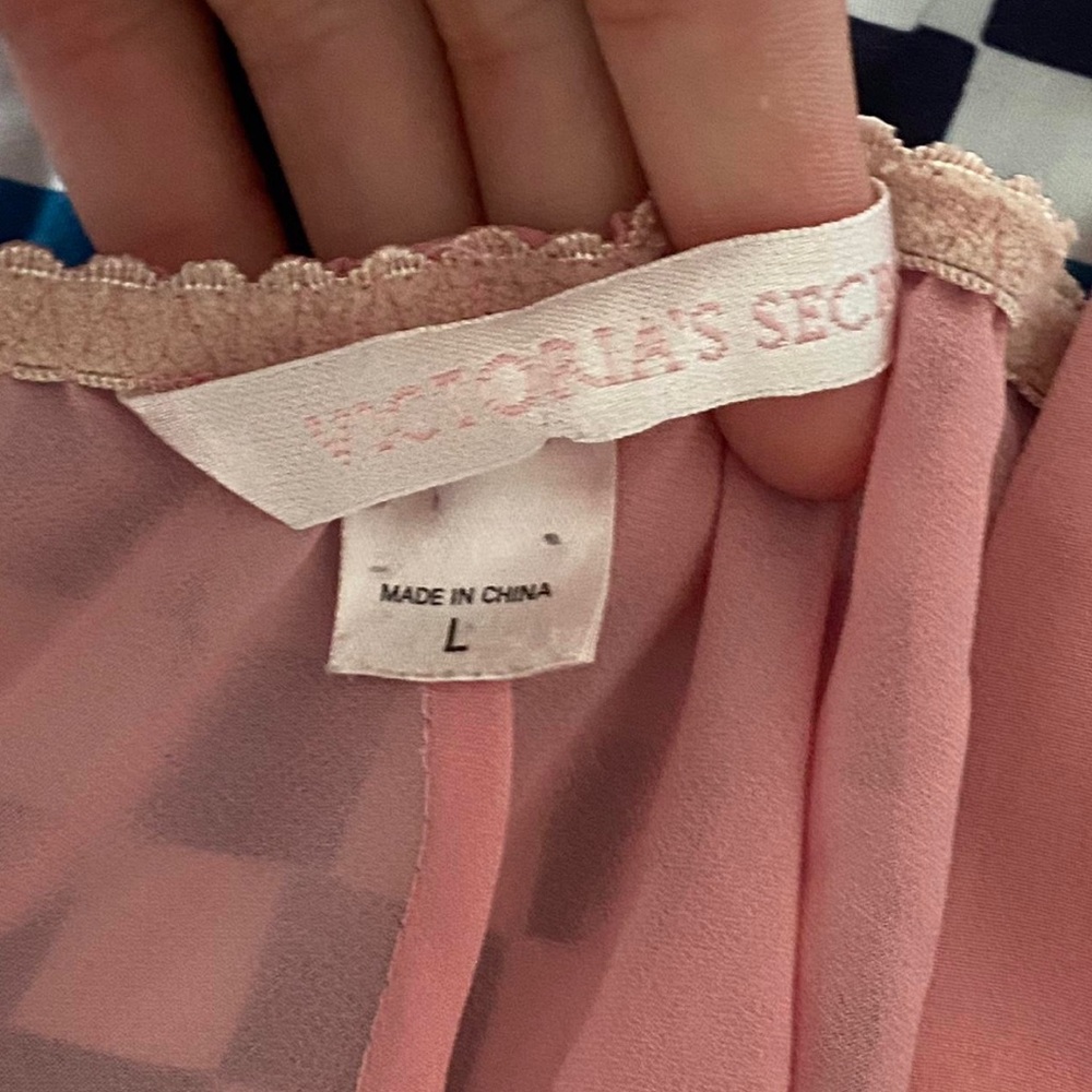 Victoria’s Secret - Picture 4 of 4